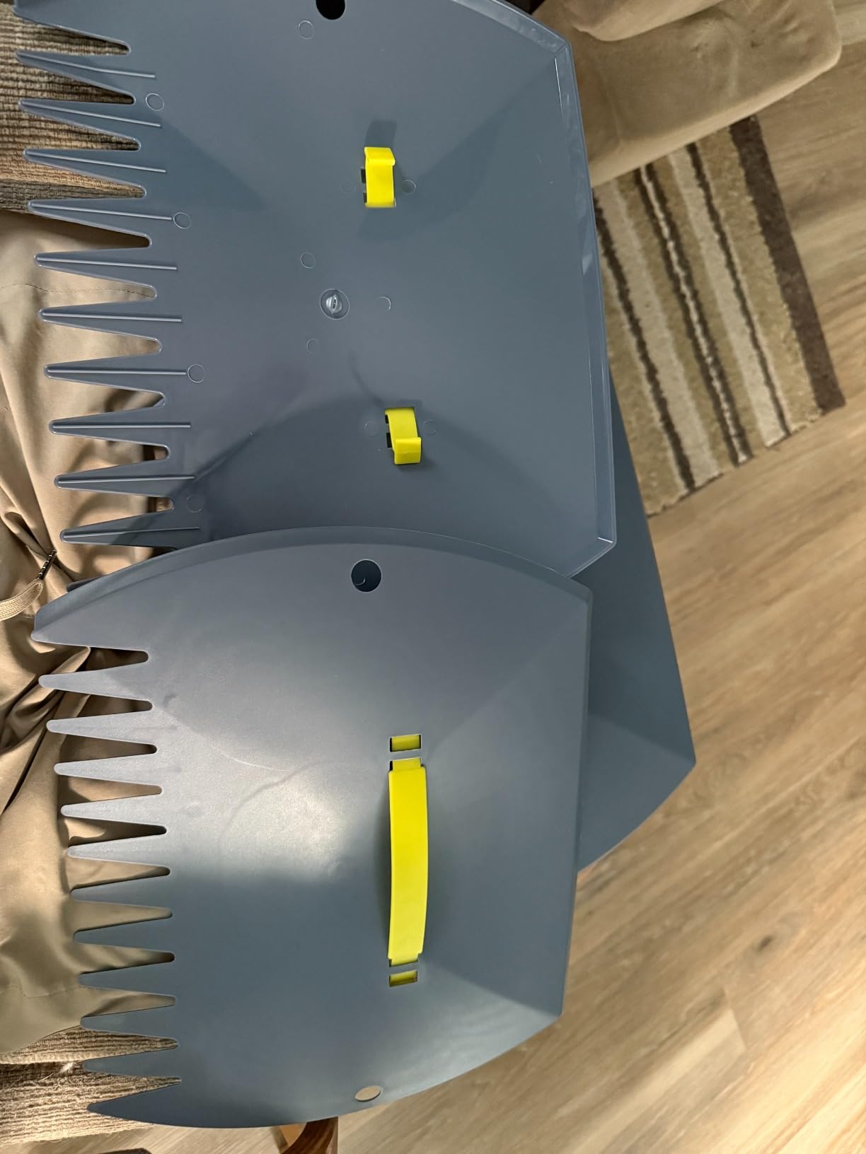 Jardineer Leaf Scoops and Claws, Lightweight Leaf Grabber Claws, Yard Scoops for Leaves, Grass, Lawn Clippings, Twigs or Debris (1 Pack) customer photo 1