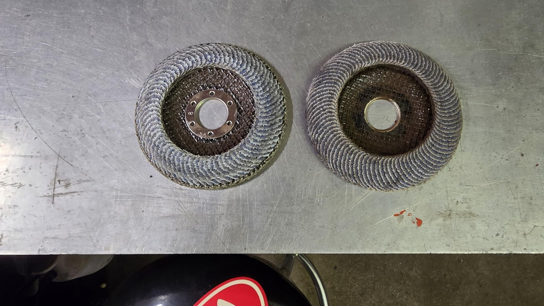 EZARC Zirconia Flap Discs 40 Grit, 4-1/2 x 7/8-Inch, Type 29, 10-Pack customer photo 1