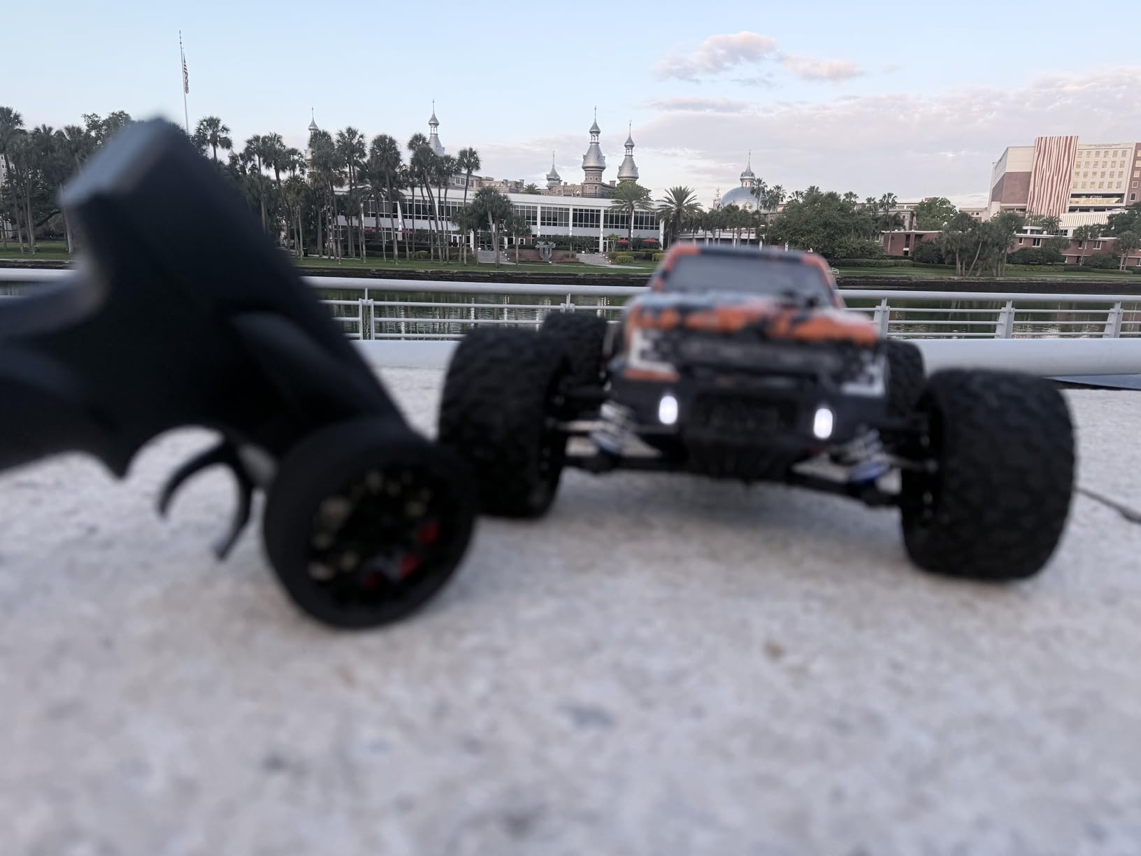 HAIBOXING 18859 1:18 Scale RC Monster Truck 36km/h Speed, 4X4 Off Road Cars customer photo 1