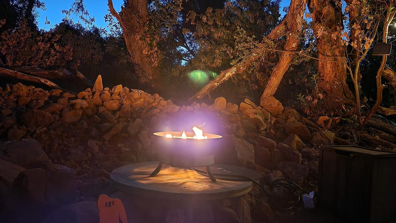 Amazon Basics Portable Propane Fire Pit, 19 inch Round Gas for Patio, 55,000 BTU, Carry Strap, Heat, Warmth and Ambience customer photo 1