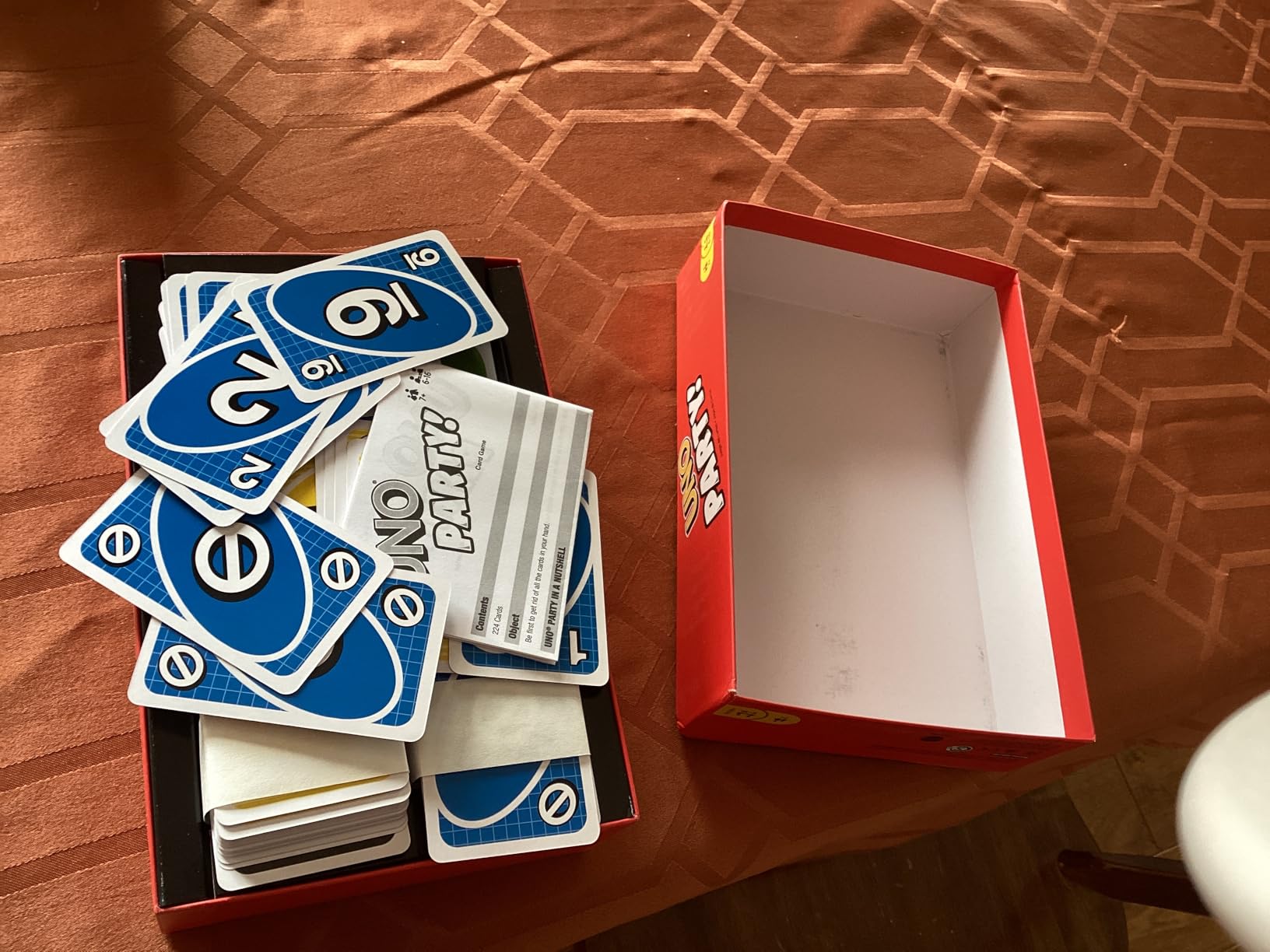 Mattel,UNO Party Card Game-Larger Groups! Wilder Rules! Faster Fun! customer photo 2