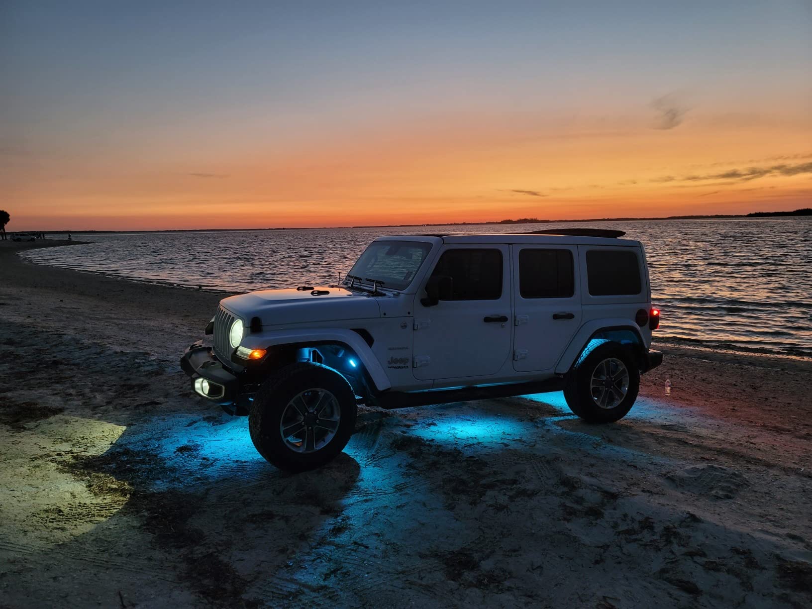 MICTUNING C2 Curved RGBW Rock Lights 12 Pods with Wiring Switch Kit customer photo 2