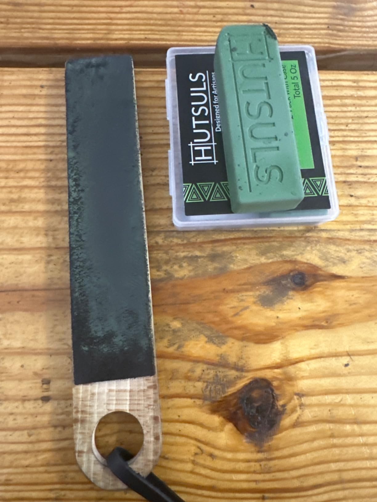 Hutsuls Pocket Knife Strop Kit - Get Razor-Sharp Edges with Pocket Leather Strop for Knife Sharpening, Easy to Use Knife Stropping Kit with Stropping Compound, Stropping Leather Sharpening Strop Block customer photo 2