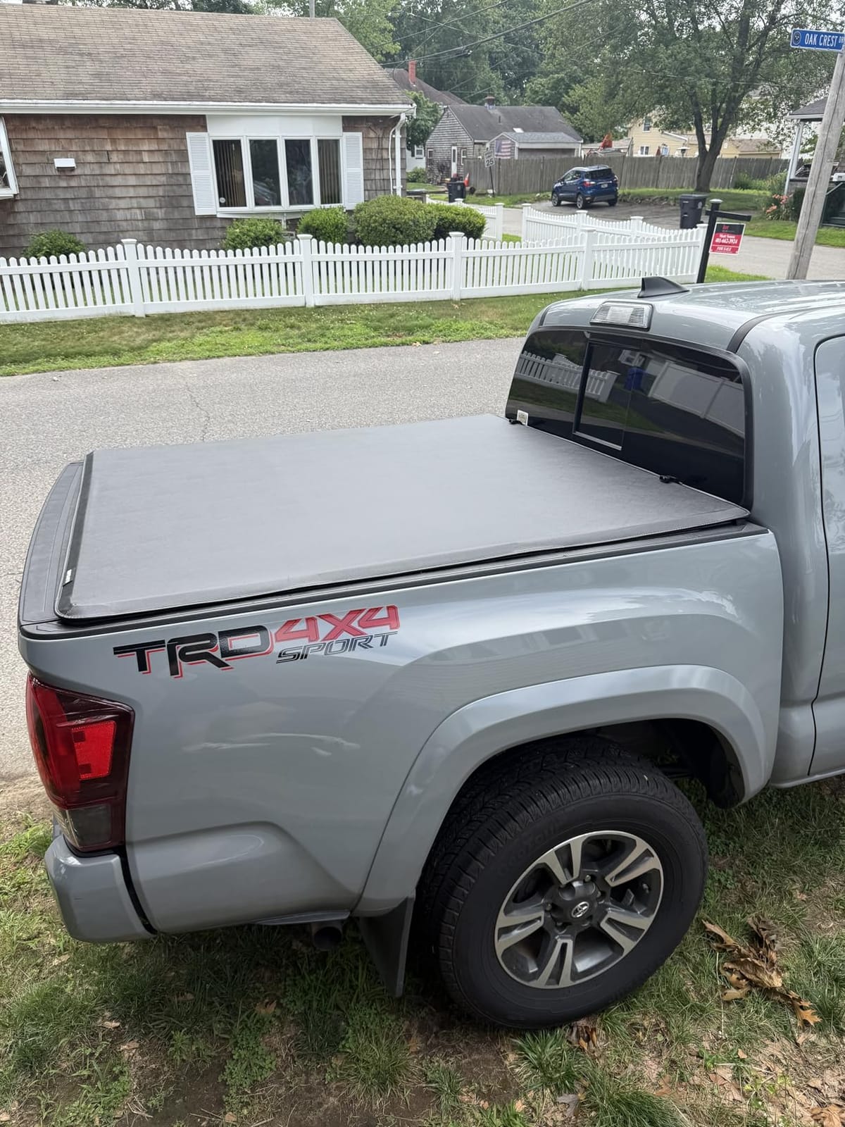 KUIPERAUTO Soft Tri Truck Bed Tonneau Cover Compatible for 2005-2015 Toyota Tacoma 5ft Bed (incl Utility Track System customer photo 1