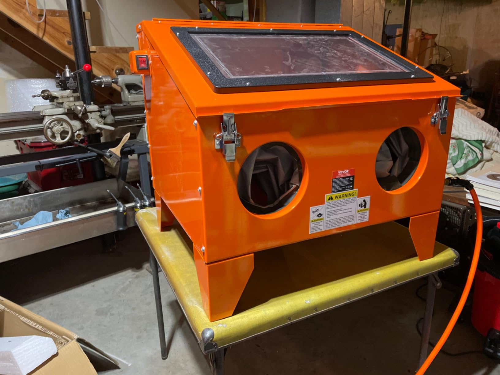 VEVOR 40 Gallon Sandblasting Cabinet, 40-120PSI Portable Benchtop Sand Blasting Cabinet, Heavy Duty Steel Sand Blaster with Blasting Gun & 4 Ceramic Nozzles for Paint, Stain, Rust Removal customer photo 2