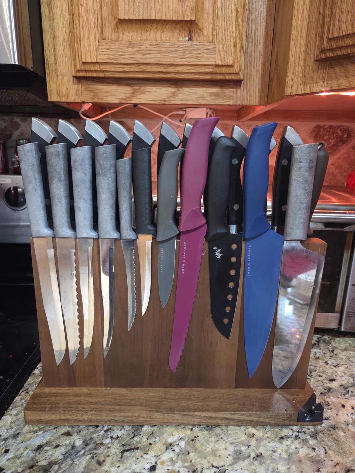 ENOKING Extra Large Magnetic Knife Block, 15.2-In Acacia Wood Knife Holder for Home Kitchen, Universal Knife Holder Stand with Strong Enhanced Magnets for Safe and Multifunctional Knife Storage customer photo 1