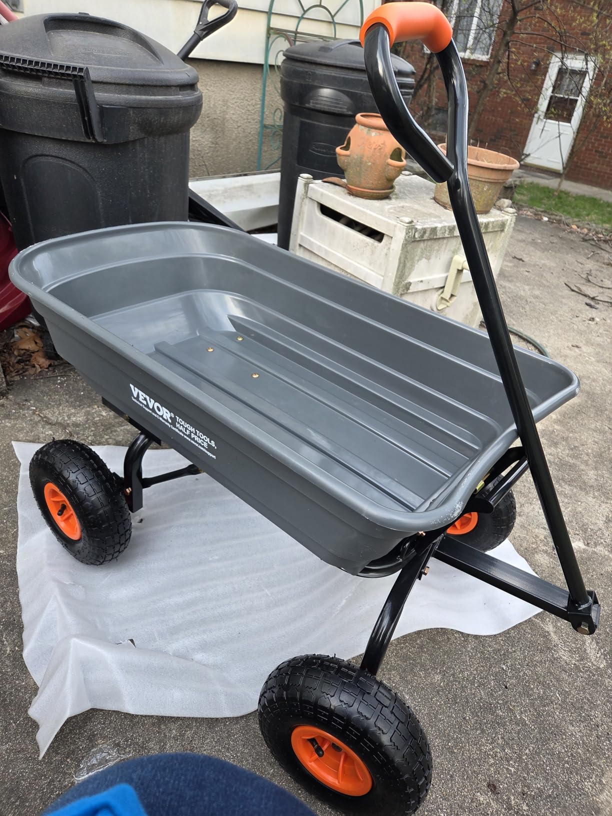 VEVOR Heavy Duty 1200lbs 7 Cu.Ft Wheelbarrow Garden Dump Cart Wagon customer photo 1