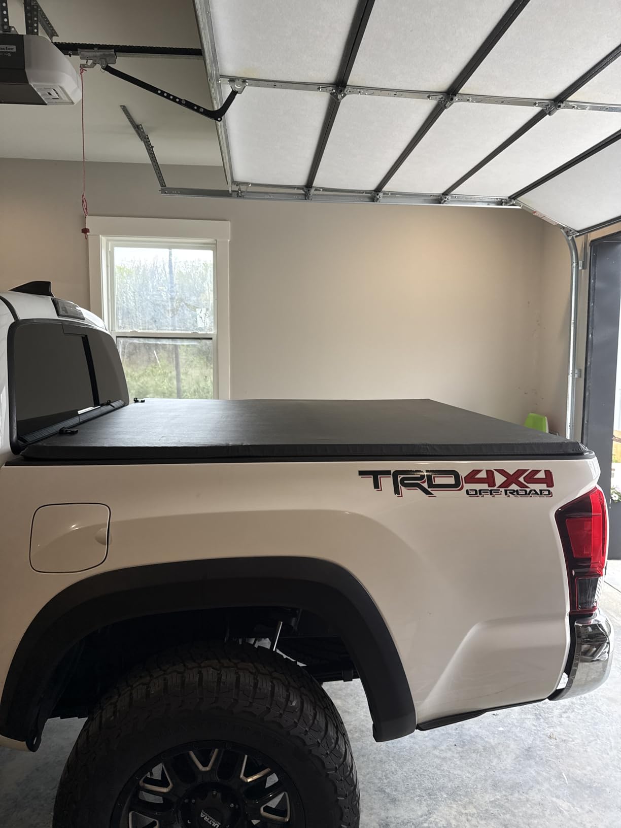 OEDRO Soft Trifold Truck Bed Tonneau Cover Fit for 2024-2026 Tacoma 5ft customer photo 2