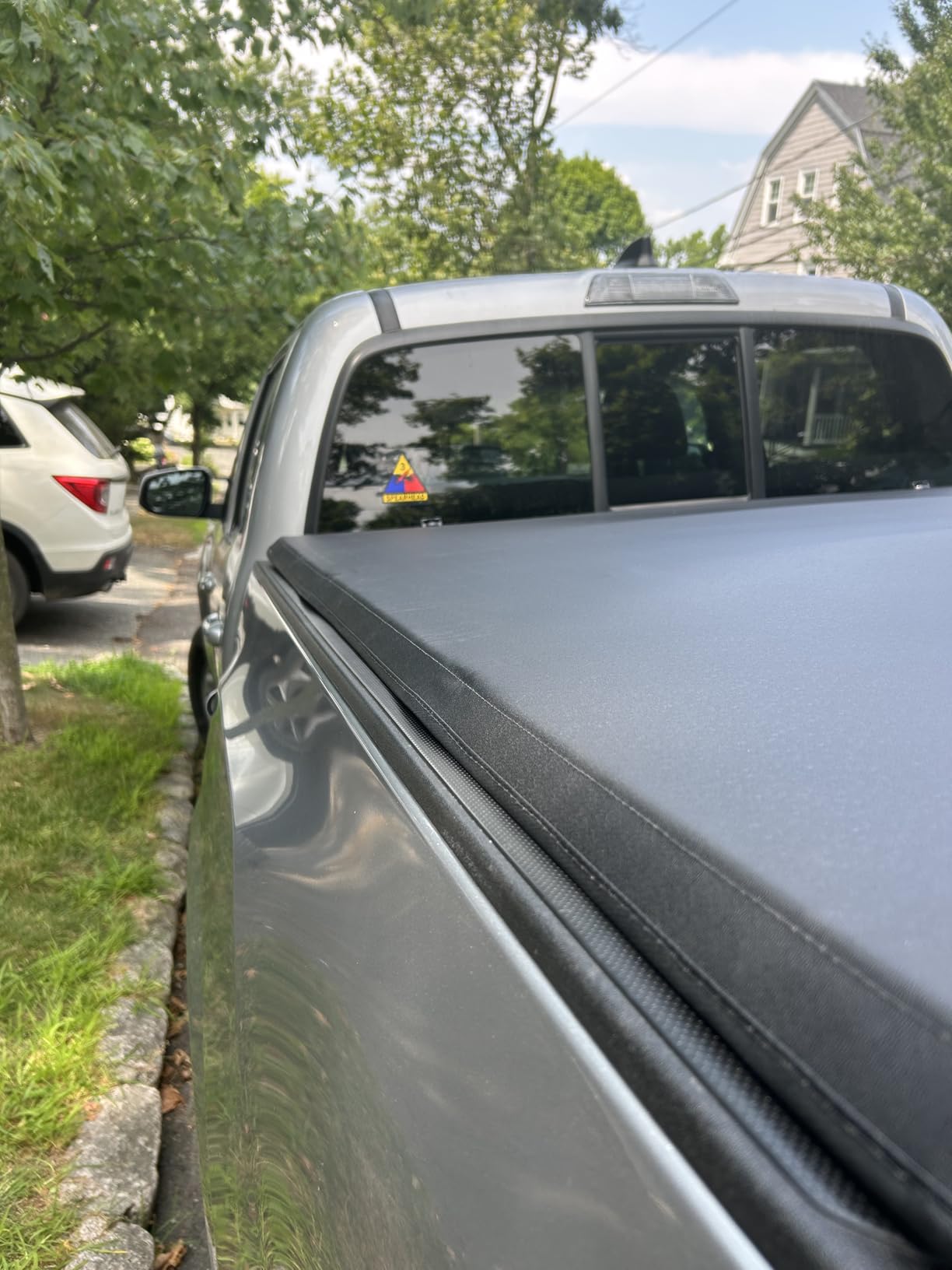MaxMate Soft Tri-fold Truck Bed Tonneau Cover Compatible with 2024-2026 Toyota Tacoma | 5' (60