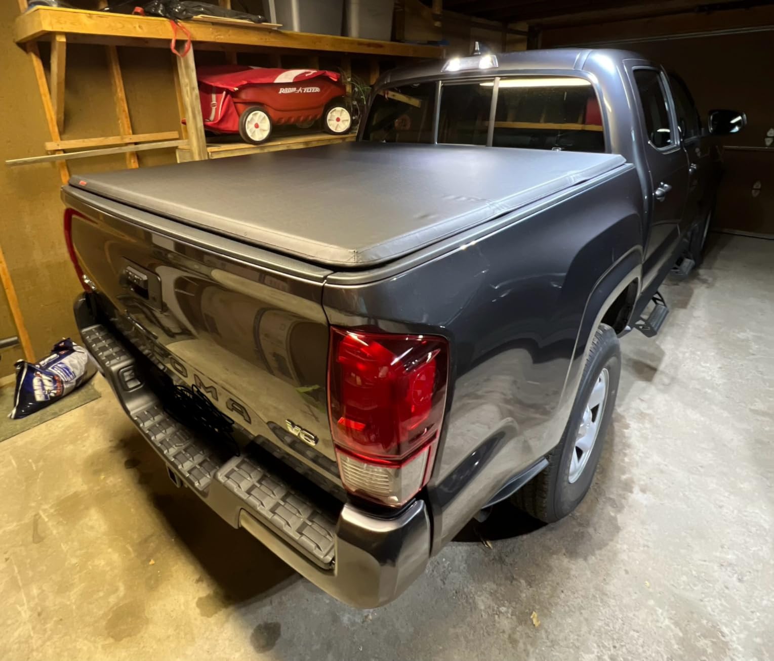 MaxMate Soft Tri-fold Truck Bed Tonneau Cover Compatible with 2024-2026 Toyota Tacoma | 5' (60