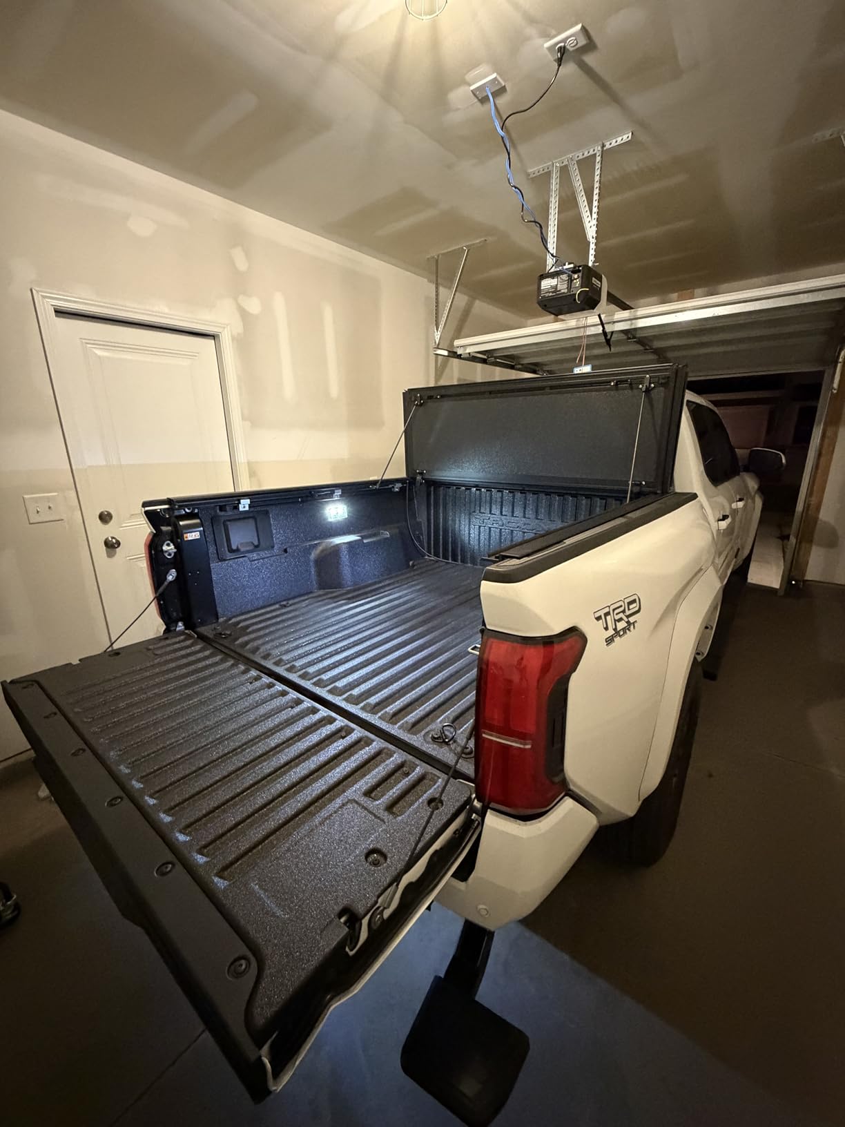 Rough Country Hard Tri-Fold Flip Up Tonneau Cover for Toyota Tacoma (2024-2026) - Flush Aluminum Bed Cover, Fits 5' Bed w/Utility Rail System customer photo 2