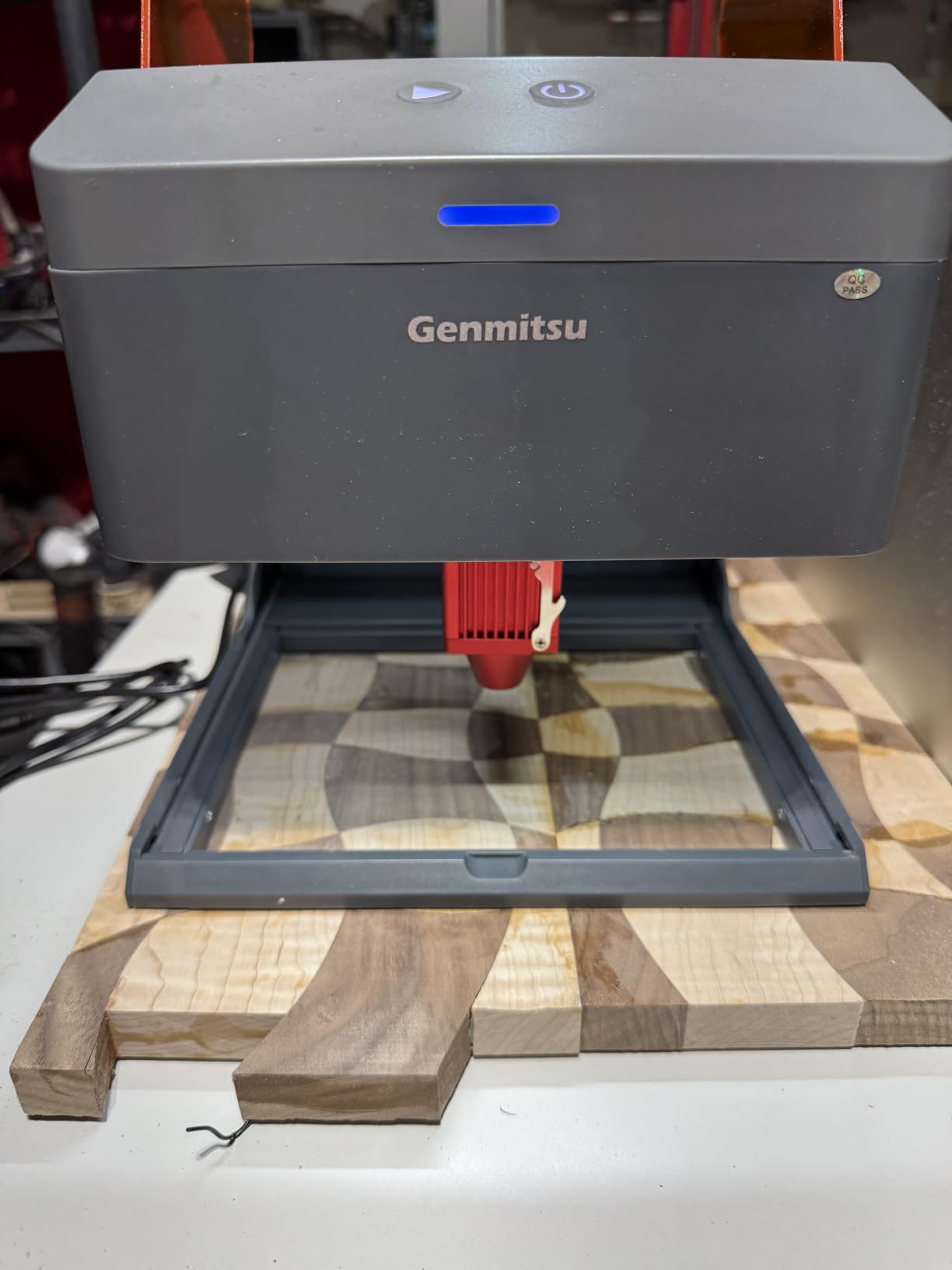 Genmitsu Kiosk 10W 10000mW Laser Engraver, portable cutter with Enclosure customer photo 1