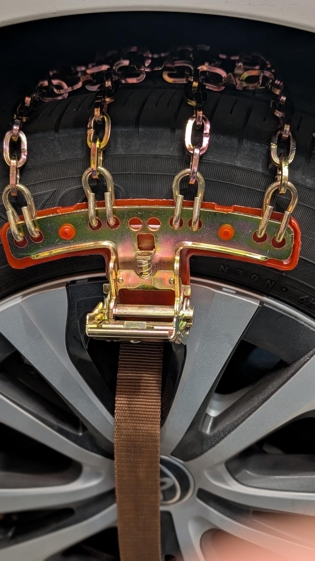 Snow Chains for Car SUV Pickup Trucks, Adjustable Portable Universal Emergency Anti Skid Snow Car Tire Chains for Tire Width 175 185 195 205 215 220 225 235 240 245 255 265, 6 Pack customer photo 1