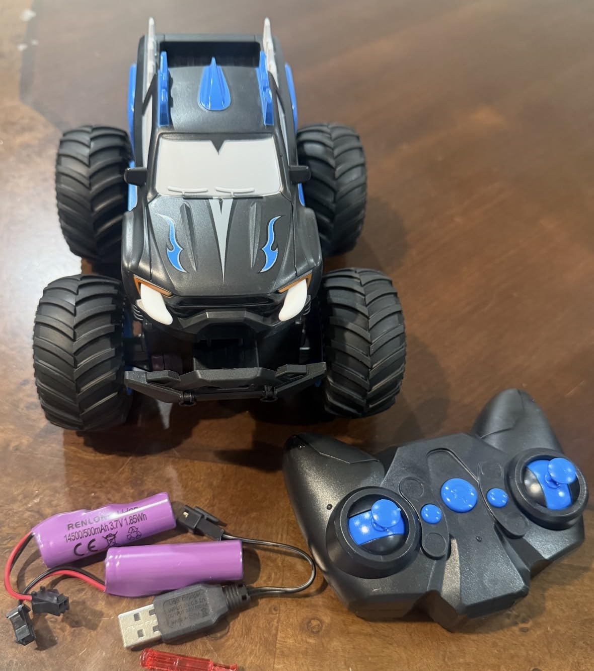 Remote Control Car All-Terrain 1:18 Rc Car with LED Lights 2 Batteries customer photo 1