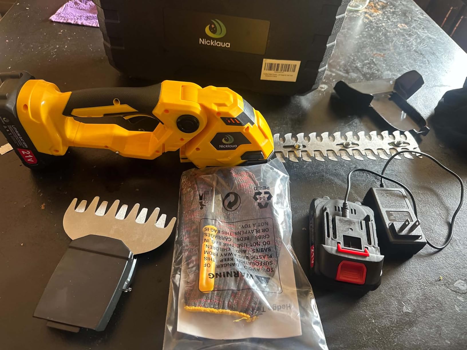 Cordless Hedge Trimmer, 2-in-1 Cordless Grass Shear & Hedge Shear/Shrub Trimmer with 8.9” Hedge Blade & 5.1”Grass Trimmer, Hedge Shear with 2 Rechargeable Batteries and Charger for Yard, Lawn customer photo 2