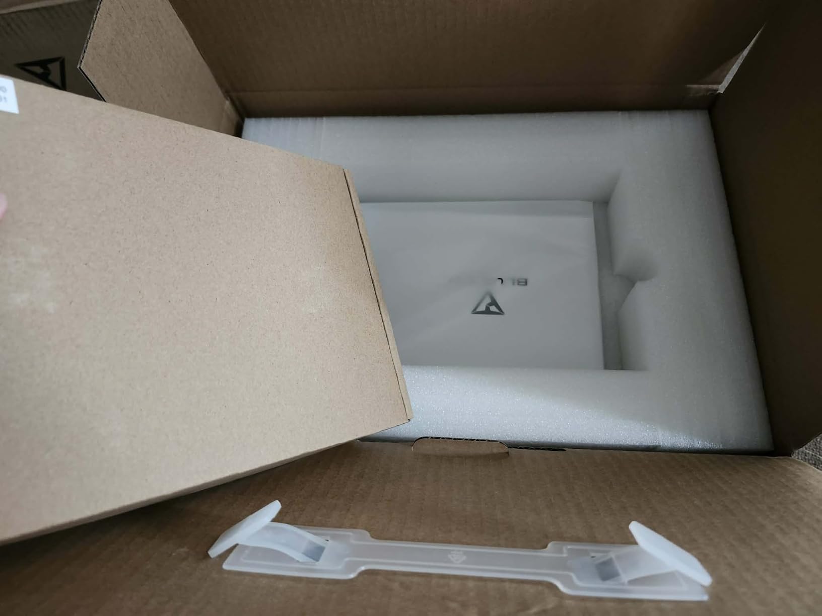BLUETTI Elite 100 mini Portable Power Station for Camping 1004.8Wh 700W LFP customer photo 2